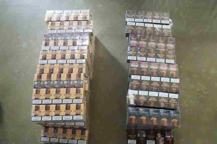 Таможенники Сочи не пропустили в город 100 блоков контрабандных сигарет