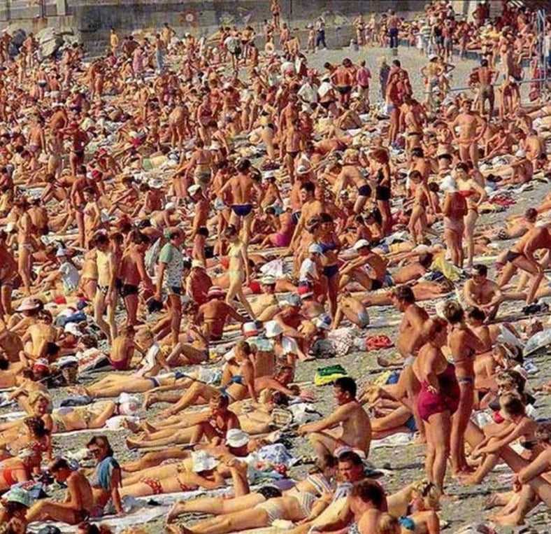 Вы всё ещё думаете,что в городе и на пляжах много народу будет этим летом?…