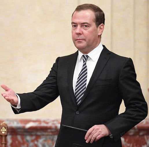 Все для блага страны: Дмитрий Медведев внезапно оправдал повышение пенсионного возраста в России «Несколько…