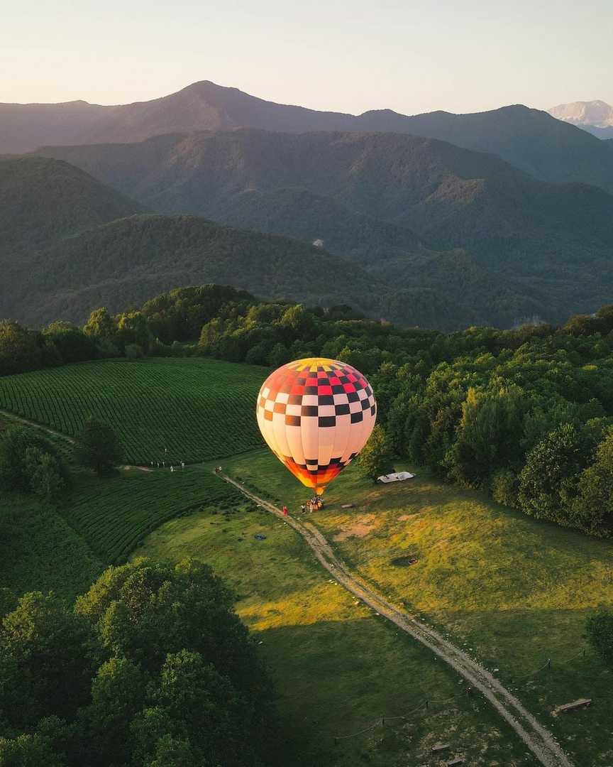  Где полетать на воздушных шарах⁉️ Поделись с друзьями, пусть знают. Таких мест не так…