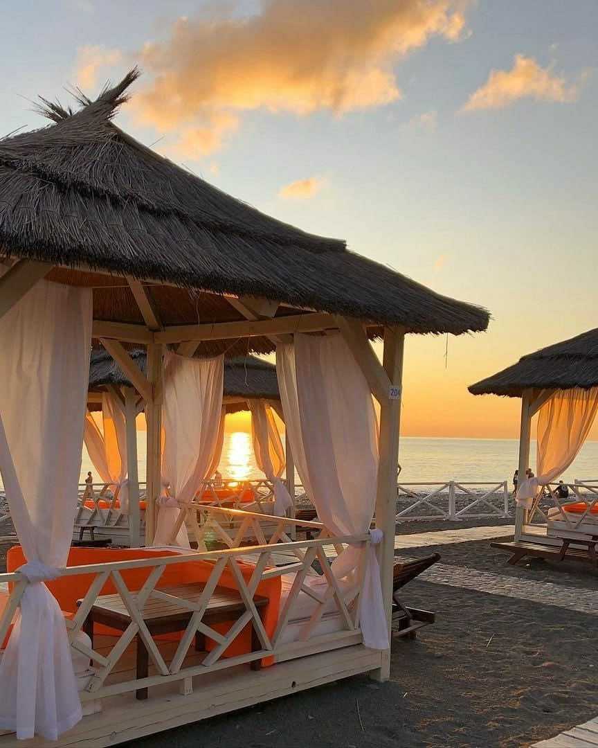 Адлерское Бали — пляж Виноград — один из самых красивых пляжей на нашем побережье….