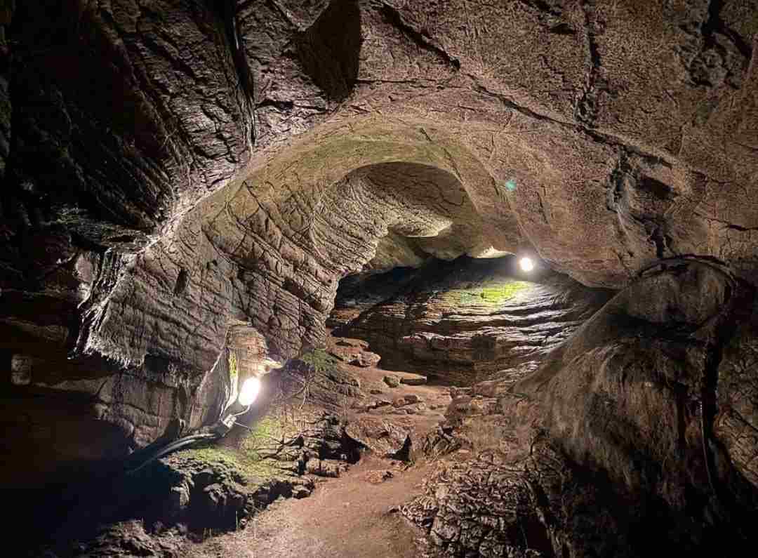 Ахштырская пещера в селе Галицыно и икона Ахштырской Божией Матери. Здесь обнаружена стоянка времён…