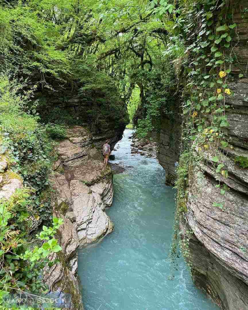 Лучшая природная локация Абхазии в 30 минутах езды от Адлера – каньон Хашупса ⠀…