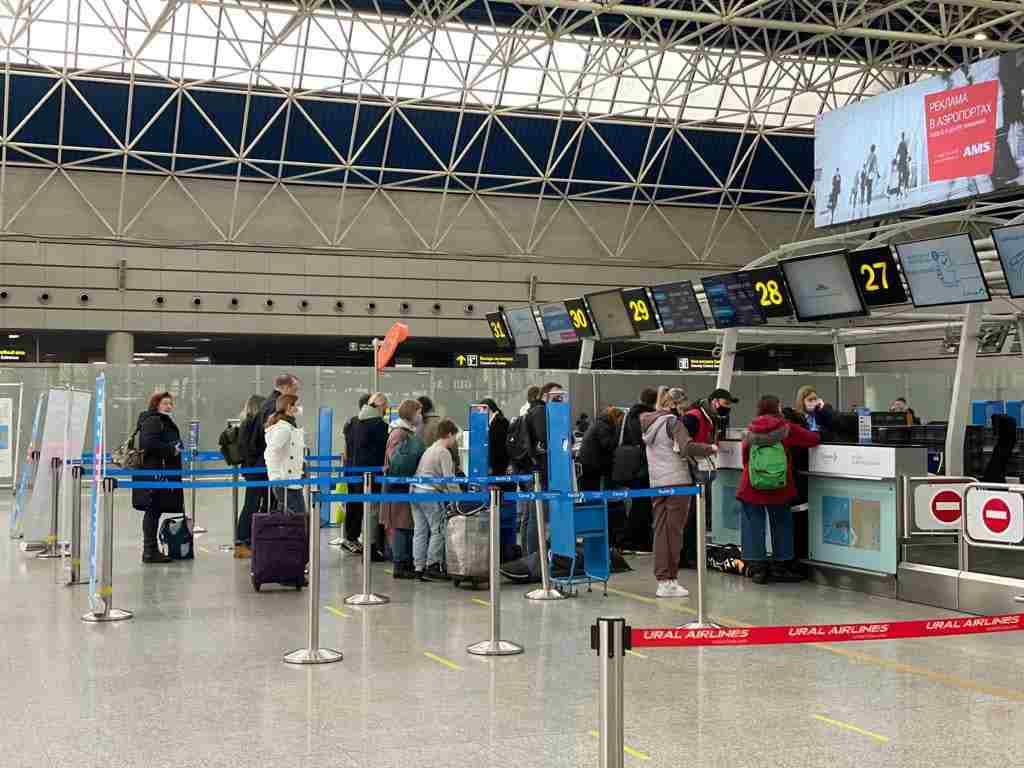 Аэропорт Сочи заработал как временный хаб За сутки аэропорт Сочи планирует обслужить более 26…
