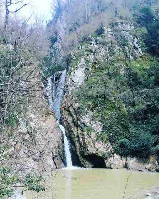 Агурские водопады Прекрасный маршрут для любителей гор и дикой природы. Тропа вдоль горной реки,…