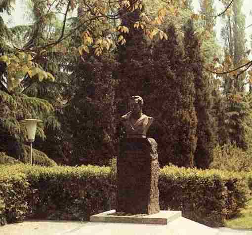 15 августа 1959 года открыт памятник Одоевскому в посёлке Лазаревское. Автор памятника — Ираида…