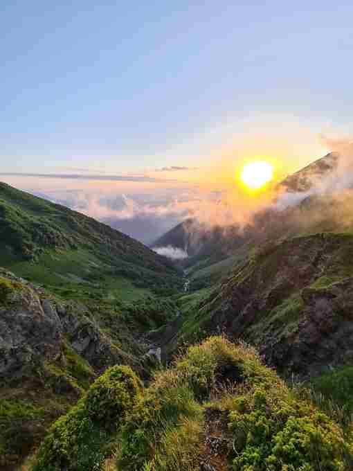 Невероятная атмосфера глубоко в горах Красной Поляны 🧡️ Яна Наумович