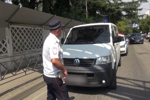 В Сочи остановили водителя за запрещенную «мигалку» Полицейские в Центральном районе оштрафовали автолюбителя на…