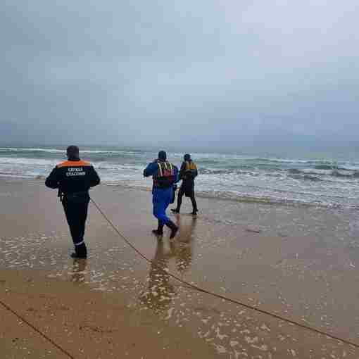 В Анапе мать, утонувшего в море во время шторма в апреле ребенка, собираются отправить…