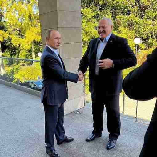Неожиданно в #Сочи сегодня встречаются Владимир Путин и Александр Лукашенко. Обычно такие встречи анонсируются…