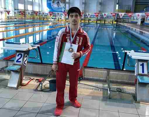 В Сочи триатлонист с синдромом Дауна установил рекорд РФ Он стал первым спортсменом с…